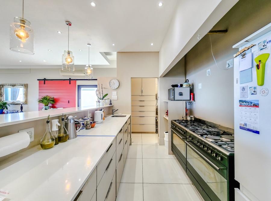 11 Bedroom Property for Sale in Camps Bay Western Cape